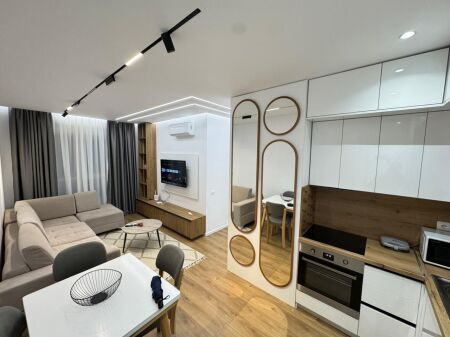 ✨ Jepet me qera apartament 2+1 me parkim 🚗  📍 Adresa: Ali Demi, Kompleksi Kadiu 💰 Çmimi: 600,000 lekë (përfshirë parkimin)