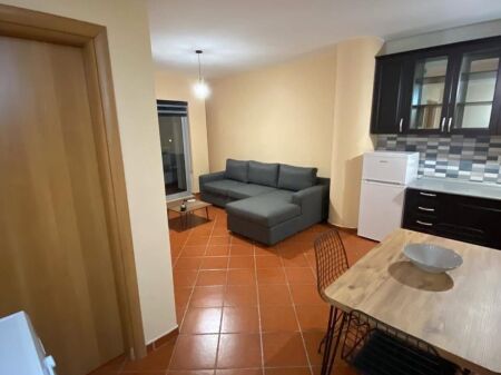 Apartament me qera 1+1+parkim Pallati me shigjeta