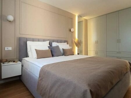 21-Dhjetori, jepet me qera apartament 2+1.