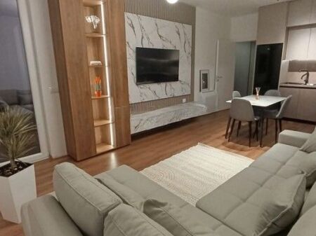 APPARTAMENTO 1+1 IN AFFITTO, VICINO ALL'AMBASCIATA AMERICANA, TIRANA!