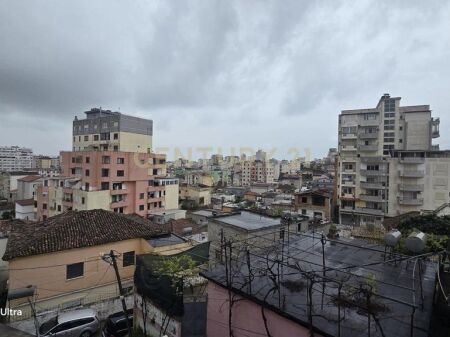 SHITET VILE NE QENDER TE DURRESIT !!!!!!!!! 300,000 € Sip. Totale  248m2