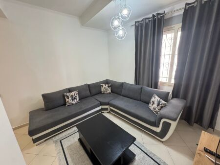 1+1 me qera te Liqeni Thate