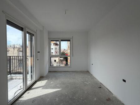 Apartament 2+1 pranë Kryegjyshatës rr.Ali Demi!