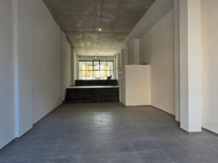 DYQAN ME QERA 125 M2 RRUGA E BARRIKADAVE 300.000 LEKE  FH-67753