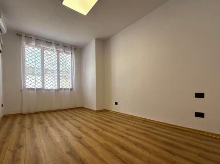 Apartament 1+1 me qira, Ish Ekspozita