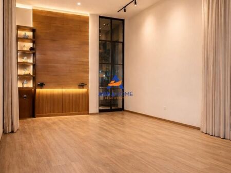 SHOP FOR SALE 70.82M2 "NEAR THE FORMER AVIATION FIELD" 177200 EURO