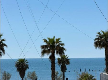 JEPET APARTAMENT 3+1+2 ME QERA NE VOLLGA , DURRES !