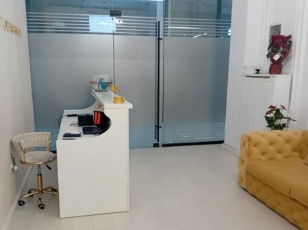 🏢 Locale in Affitto – Via Kavajës (Garden Building)