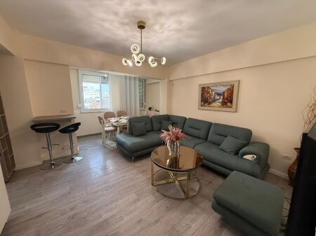 Apartament 2+1 per qira prane Portit ne Durres.