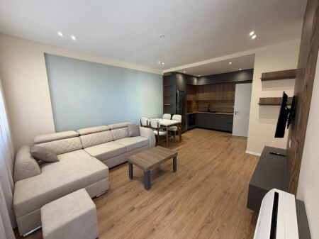 🏡 Jepet me qira 1+1 + 🅿️ – 📍Astir, Kompleksi Urban Gate💶 50,000 lekë/muaj