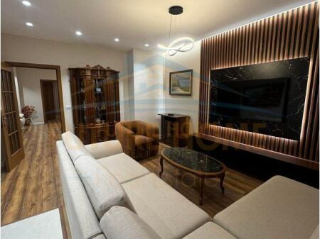 Shitet , Apartament 2+1+2 , Rruga Mine Peza , Tirane