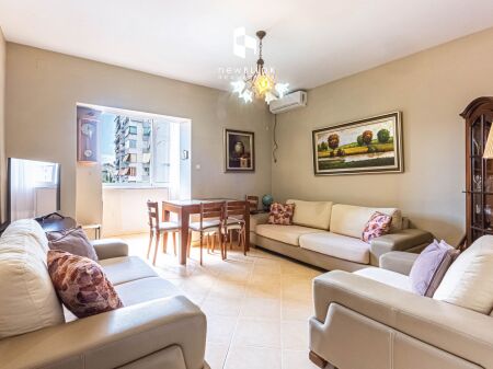 🌟 Shitet : Apartament 2+1 në Zemër të Tiranës (📍Sheshi Skëndërbe – Rr. Fortuzi ) 74m², Kati 4 Planimetri Perfekte Çmimi : 179K 🔥