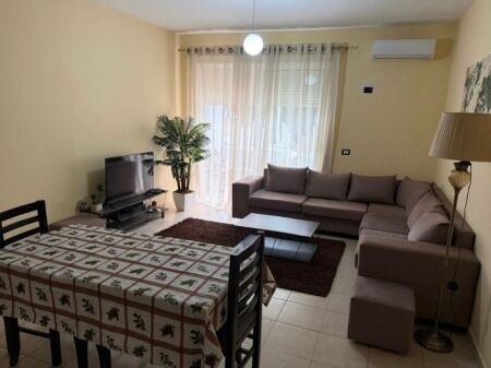 In affitto 2+1+2 Liqeni i Thate 550 mila lek