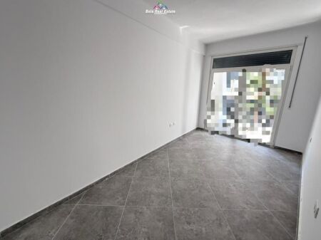 Zyre Me Qera 1+1 Tek 5 Maj (ID BZ2907) Tirane