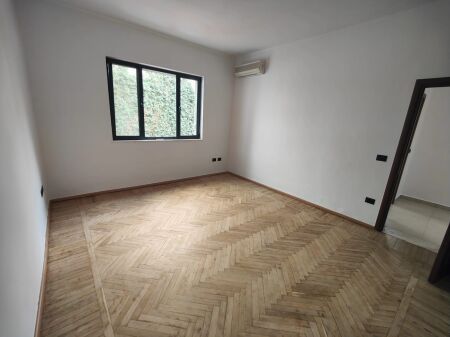 OFFICE FOR RENT IN BLLOK 900 EURO
