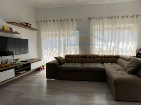 Shitet, Apartament 2+1+2, Kompleksi Mangalem, Tiranë.