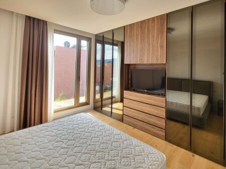 🏡 Jepet me Qira Vilë me Vendodhje ne TEG