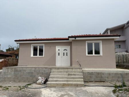 Shitet Shtëpi Private – Armath, pranë Gjirit të Lalëzit