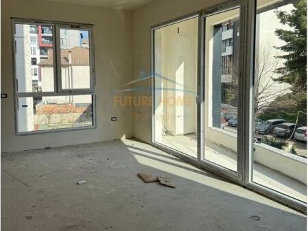 Shitet, Apartament 2+1+2, prane Fushës së Alidemit, Tiranë, Tiranë.