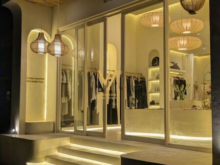 SHOP FOR RENT 30 M2 AT MYSLYM SHYRI 850 EURO