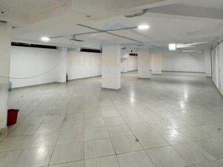 Qera, Ambjent Biznesi, Blloku, Tiranë