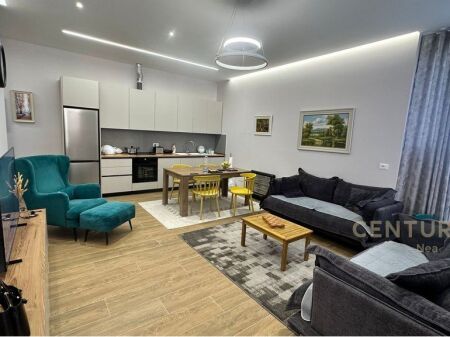 Apartament 2+1+2 me qira tek Kopshti Botanik! 800 € /Muaj