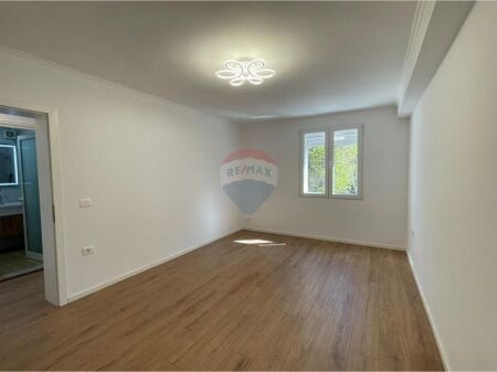 Apartament - Për Shitje - Myslym Shyri, Tiranë(ID: 530171094-260)