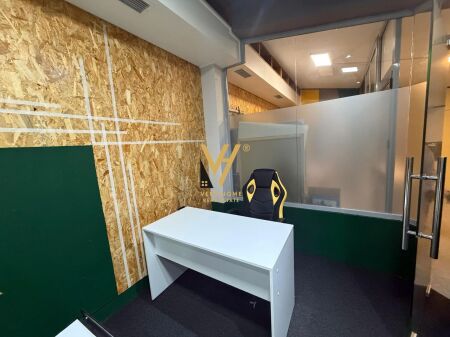 LOCALE UFFICIO CONDIVISO IN AFFITTO A MYSLYM SHYRI 20.000 LEKE