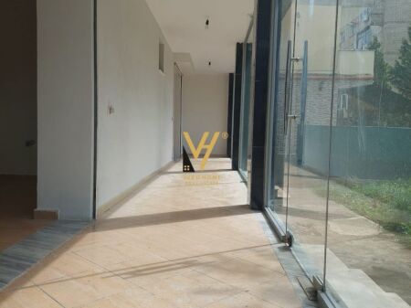 JEPET DYQAN 58 M2 ME QERA NE LAPRAKE 60.000 LEKE