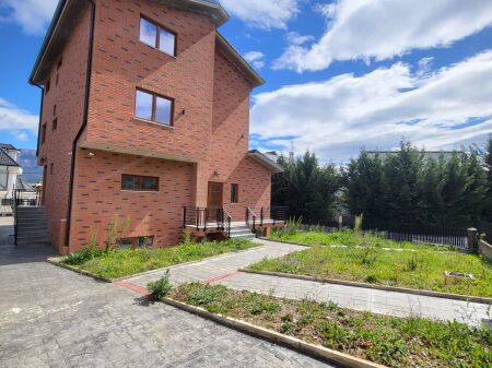 JEPET VILE ME QIRA 3 KATESHE NE TEG