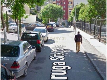 OCCASION! COMMERCIAL SPACE FOR SALE NEAR NIKET DARDANI SCHOOL!!