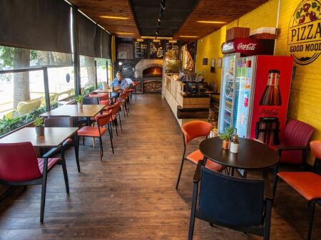 Shitet biznesi i nje Fast Food Pizza- Bulevardi Bajram Curri , Tiranë - 25000€ | 150 m²