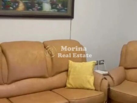 Qera | Shtëpi private 2 + 1 + Parkim | Rruga Jordan Misja | 550 €/muaj