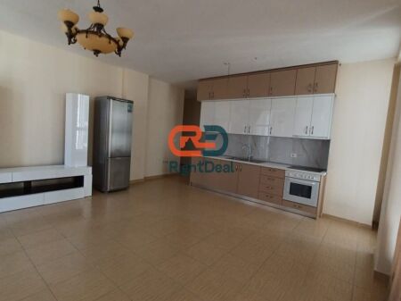 Tek Bulevardi I Ri, Jepet Me Qira Apartament 2+1+2 Me Planimetri Perfekte, Ideal Per Banim!!!