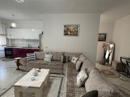 Apartament 2+1+2 per shitje ne Fresk