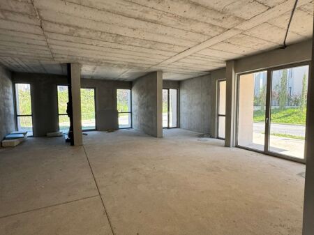 BUSINESS PREMISES FOR RENT AT GREEN VALLEY RESIDENCE