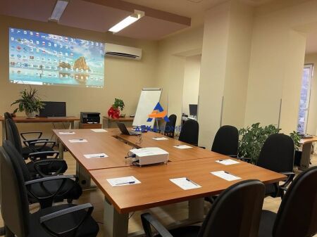 JEPET ZYRË ME QERA 120M2 "NË QENDËR TË TIRANËS, PRANË TAIVANIT" 160.000 LEKE