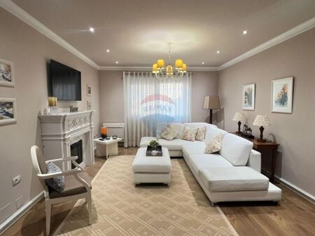 Jepet apartament 2+1+2 per qira ne Bllok !