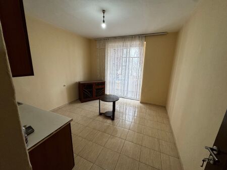 🏡 1+1 for Rent – Korçë, Neighborhood 14 Viktor Eftimiu St.