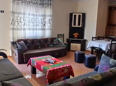 APARTAMENT 2+1 ME QERA – RRUGA E CIPAJVE, VLORË