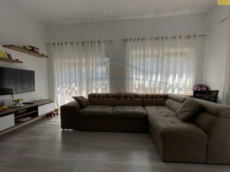 Shitet, Apartament 2+1+2, Kompleksi Mangalem, Tiranë.