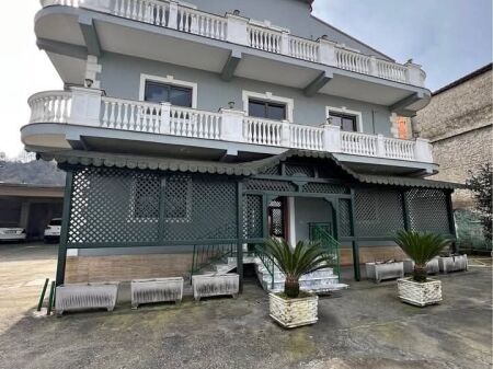 SHITET / JEPET ME QIRA MOTELI - VAQARR, TIRANE