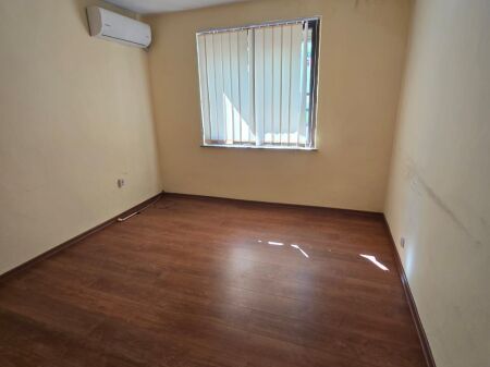 Jepet me qera  Apartament Zyre ne Bllok