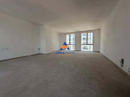SHITET APARTAMENT 3+1+2+BALLKON "TE FARMACIA 10" 296.000 EURO (I DISKUTUESHEM)
