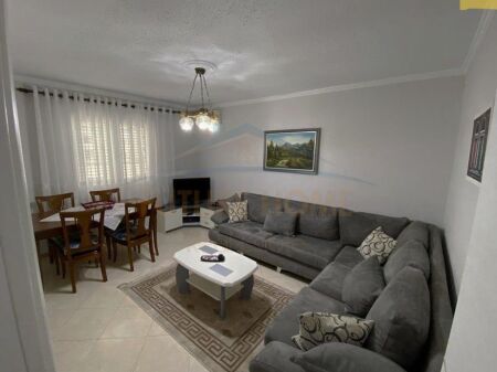 Shitet, Apartament 1+1, Ish Parku i Autobusave