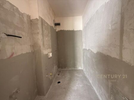 2+1+2 for sale at the Dry Lake!