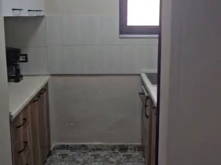 Appartamento 2+1 vicino al Liceo Ismail Qemali!