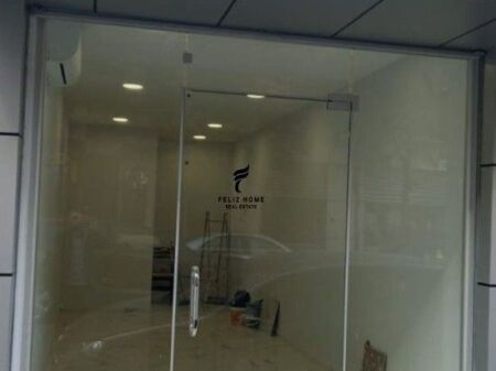 SHOP FOR RENT 65 M2 BLLOK 350,000 LEKE FH-68173