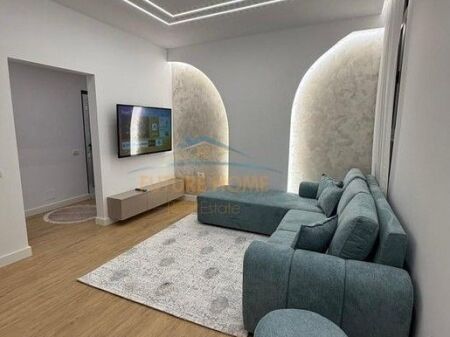 In vendita, Appartamento 1+1 Unaza e Re, Tirana