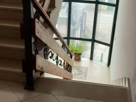 Jepet me qera  garsoniere  me kend gatimi me vete Rruga "Stavri Themeli  Pas globe